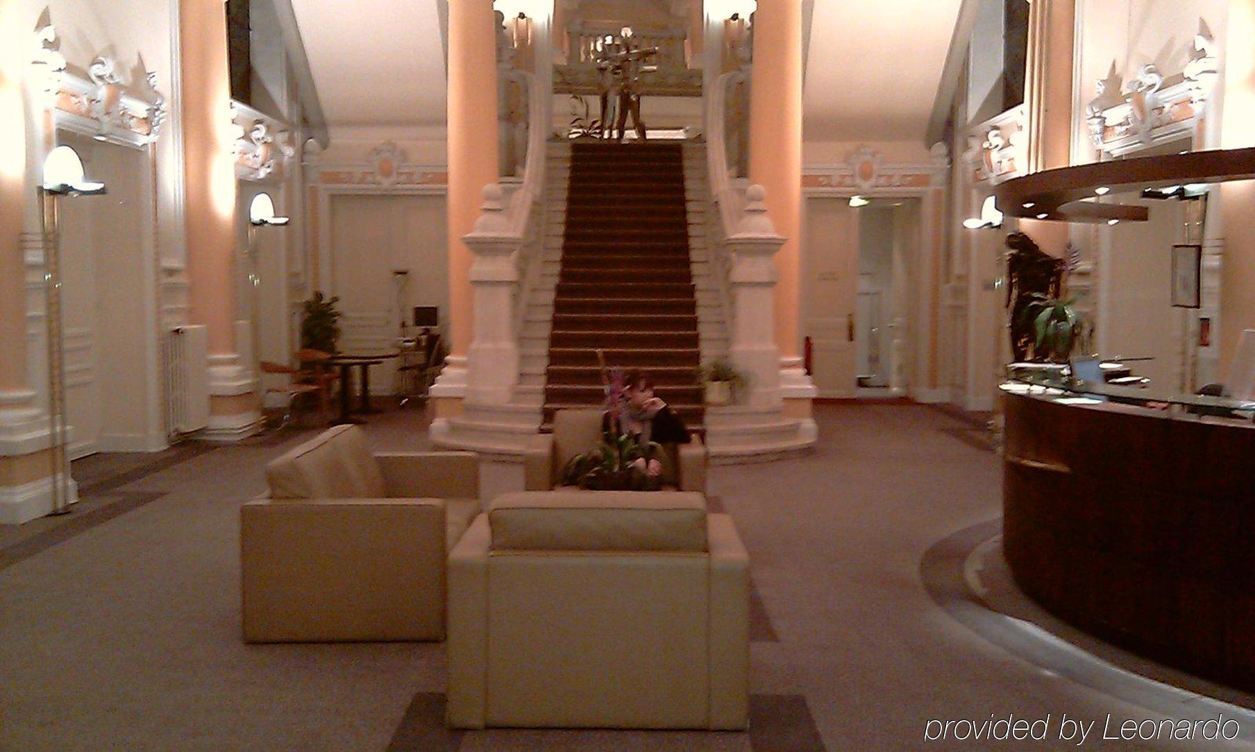 Grand Hotel Du Tonneau D'Or Belfort Interior foto